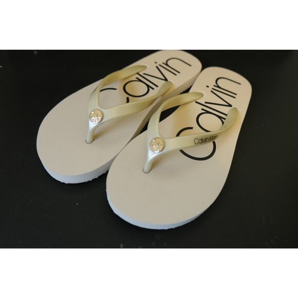 NWOT Calvin Klein Seya Classic Tan Thong Flip Flop Logo Detail Womens - Picture 3 of 4